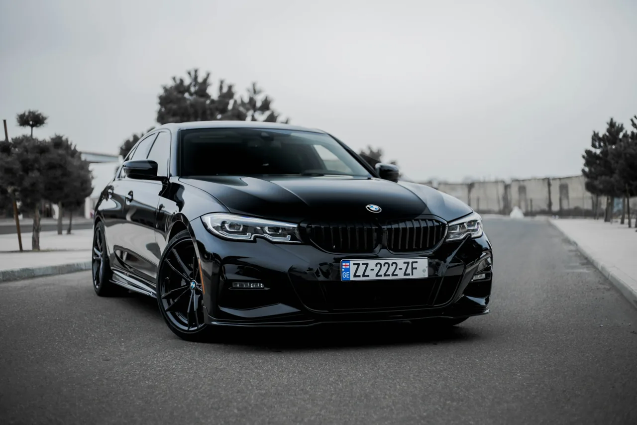 Black BMW 3 Series