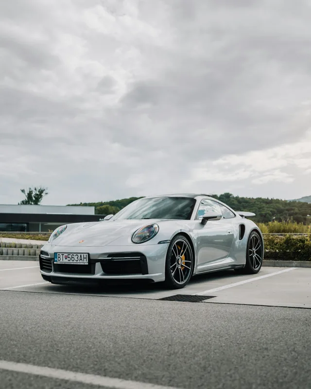 Silver Porsche 911